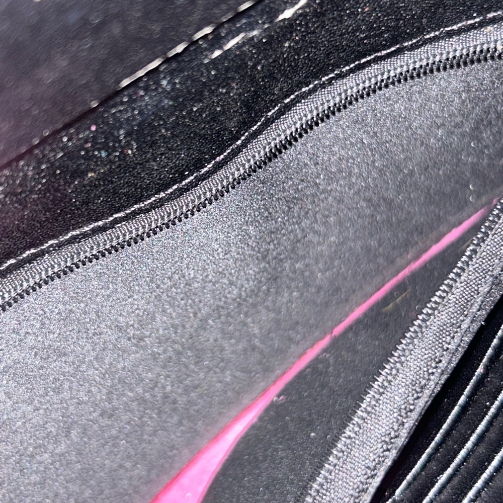 Pre loved fushia shimmer crossbody clutch - Picture 7 of 8